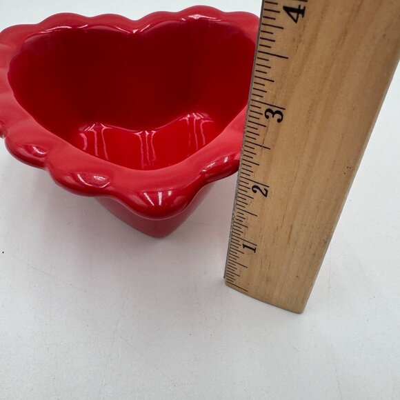 Chantal Heart Shaped Scalloped Baking Molds 1 1/4 Cup Three pieces - Picture 9 of 10